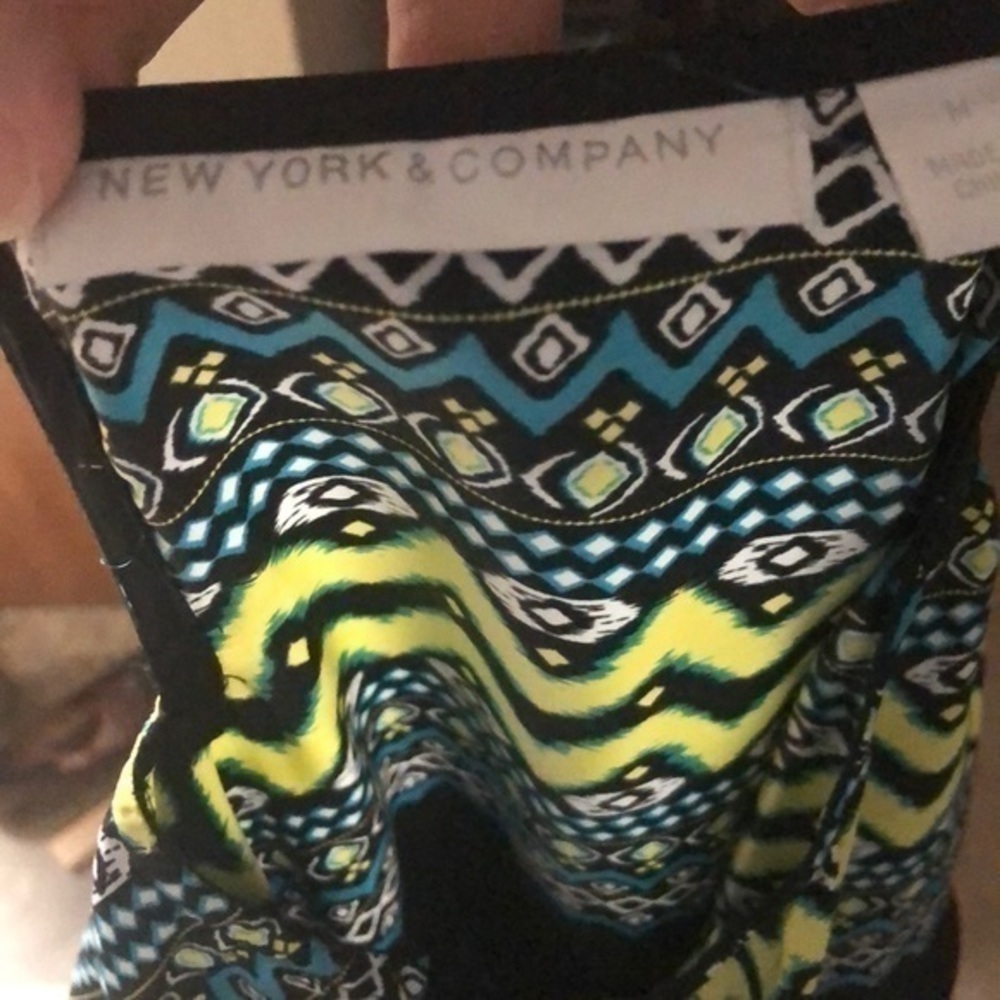 Beautiful Design Dress    GG1 - Picture 3 of 4